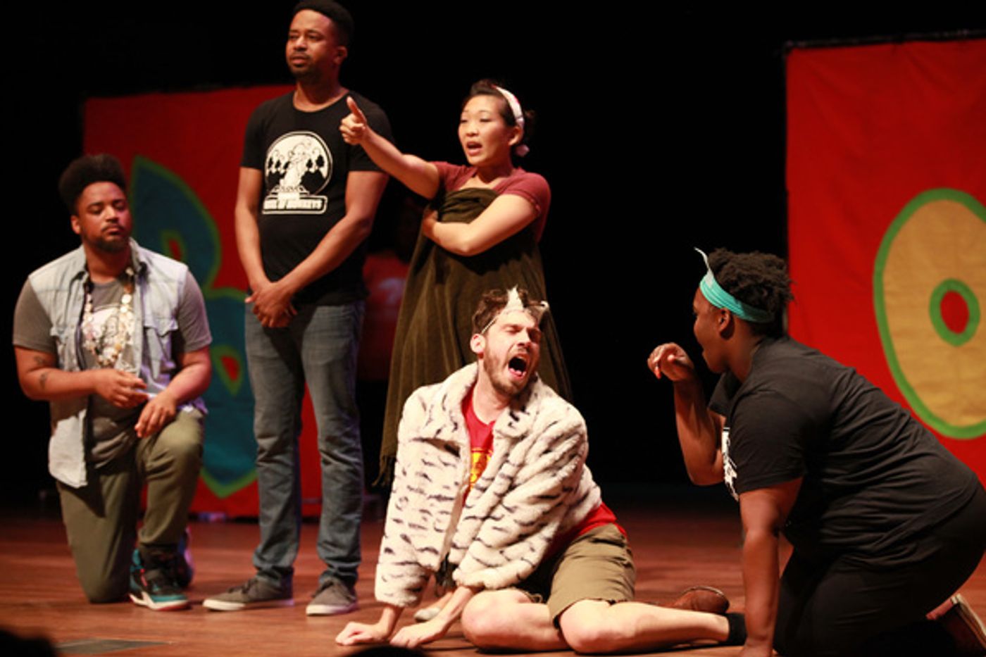 Photo Flash: Barrel of Monkeys' THAT'S WEIRD, GRANDMA Tours Chicago Neighborhoods This Summer  Image