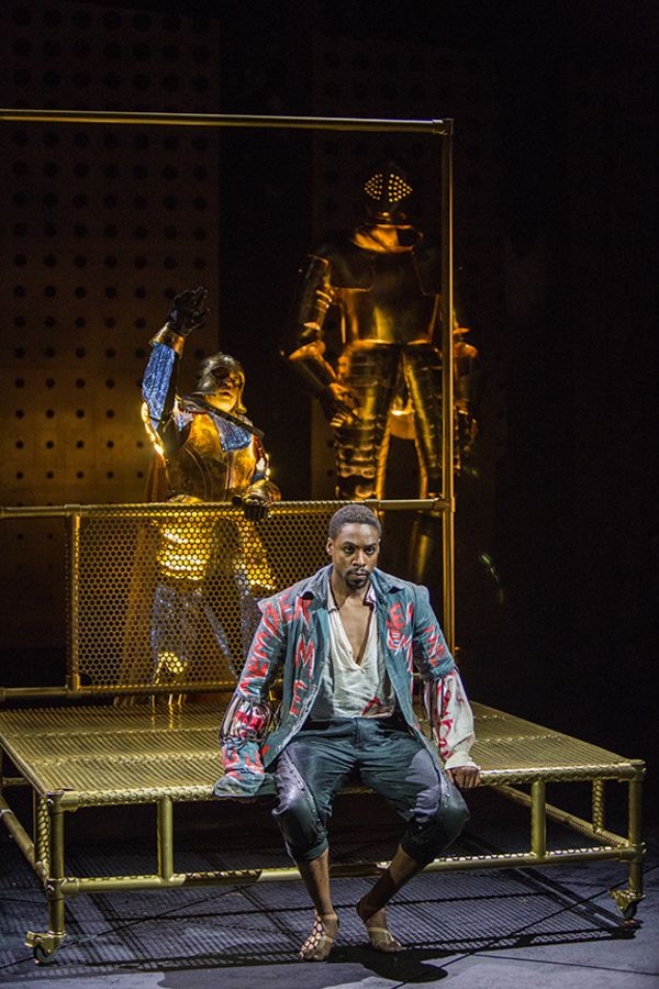 Photo Flash: First Look at HAMLET at The Old Globe — photo 4 of 19