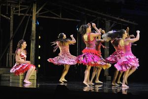 Keely Beirne, Natalie Ballenger, Kelsey Elisabeth Holley, Lauren Solo, Kayla Moniz, and Nikki Croker @ BroadwayWorld Keely Beirne, Natalie Ballenger, Kelsey Elisabeth Holley, Lauren Solo, Kayla Moniz, a Photo