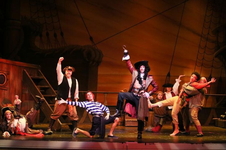 Review: Dinner and a Show - Levoy's PETER PAN and the Old Oar House Irish Pub Image