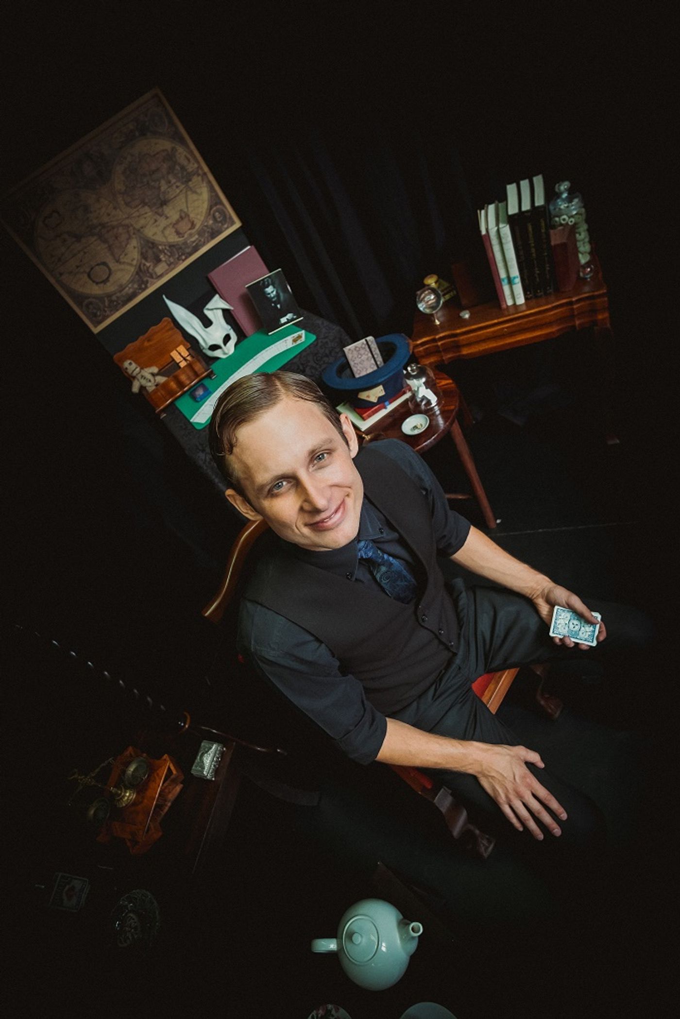 Review: Stuart Lightbody Himself is the Most Magical of His UNIQUE WONDERS  Image