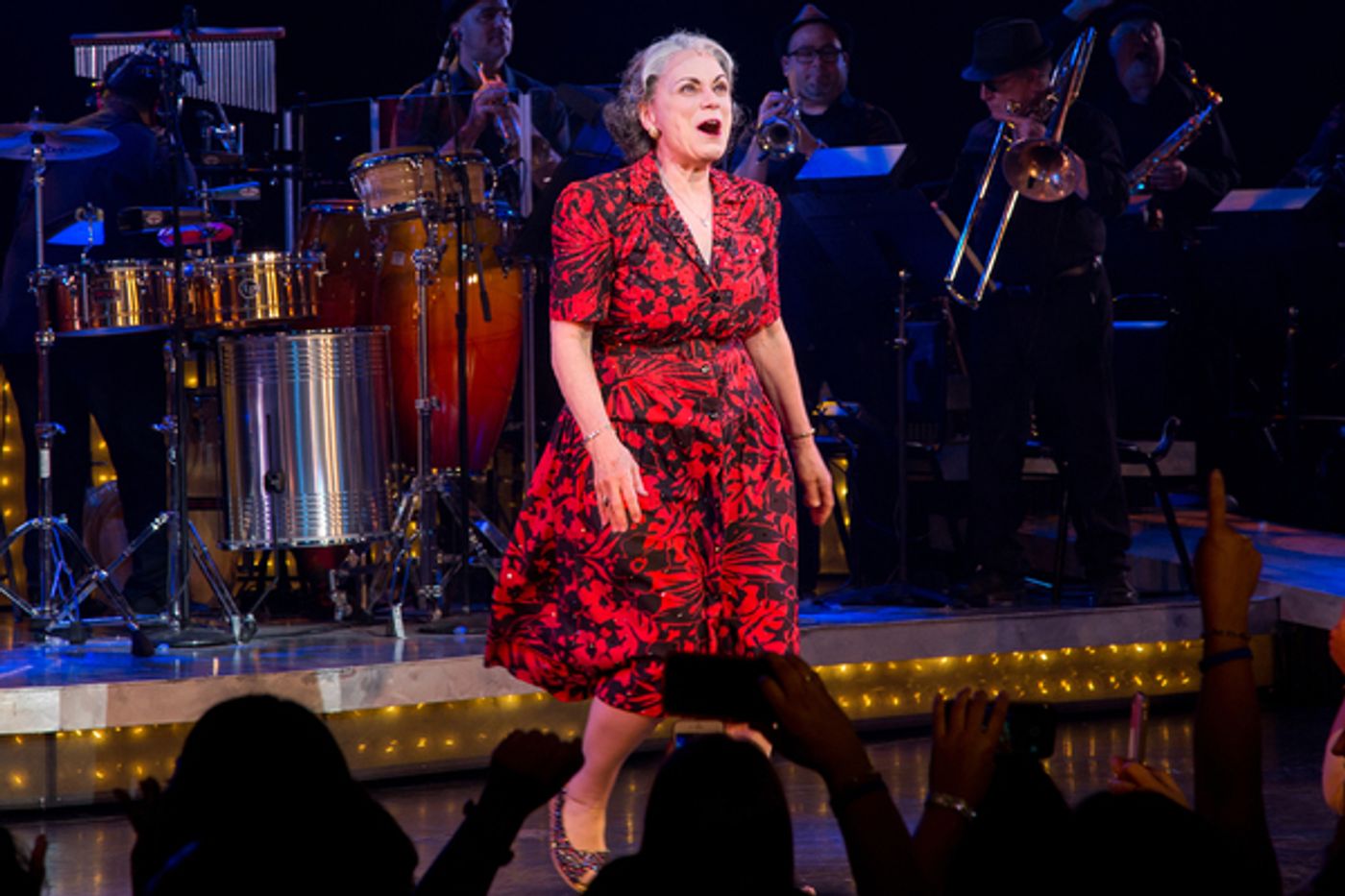 Photo Coverage: Gloria and Emilio Estefan Join Cast of ON YOUR FEET for Final Broadway Bows!  Image