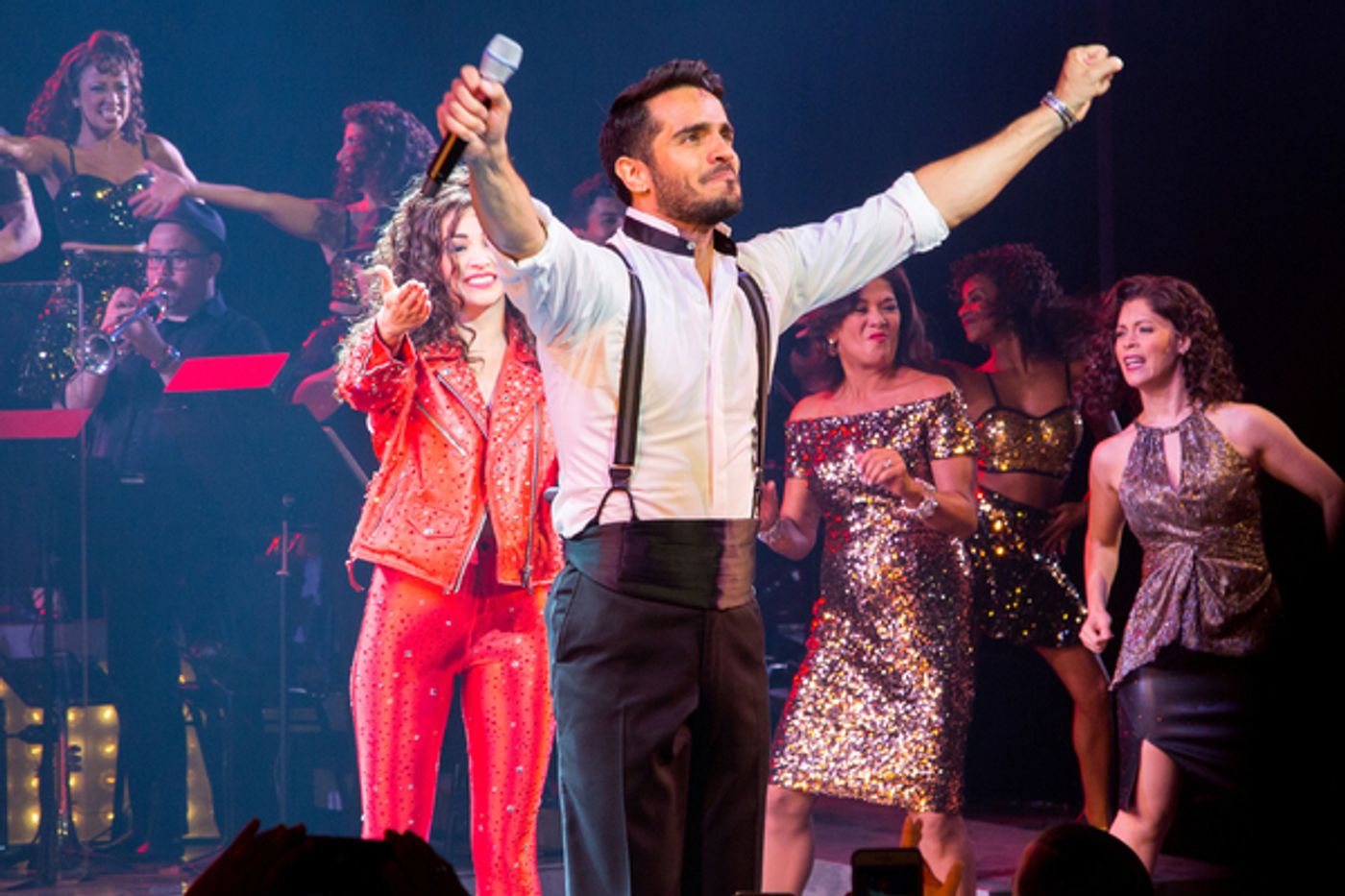 Photo Coverage: Gloria and Emilio Estefan Join Cast of ON YOUR FEET for Final Broadway Bows!  Image