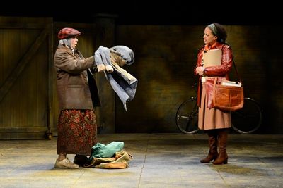 Sara Kestelman and Cat Simmons Photo