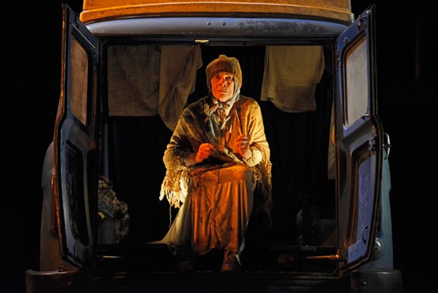 Photo Flash: First Look at THE LADY IN THE VAN at Theatre Royal Bath  Image
