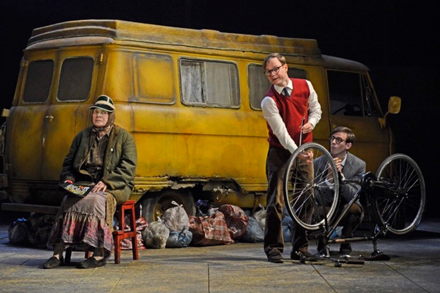 Photo Flash: First Look at THE LADY IN THE VAN at Theatre Royal Bath  Image