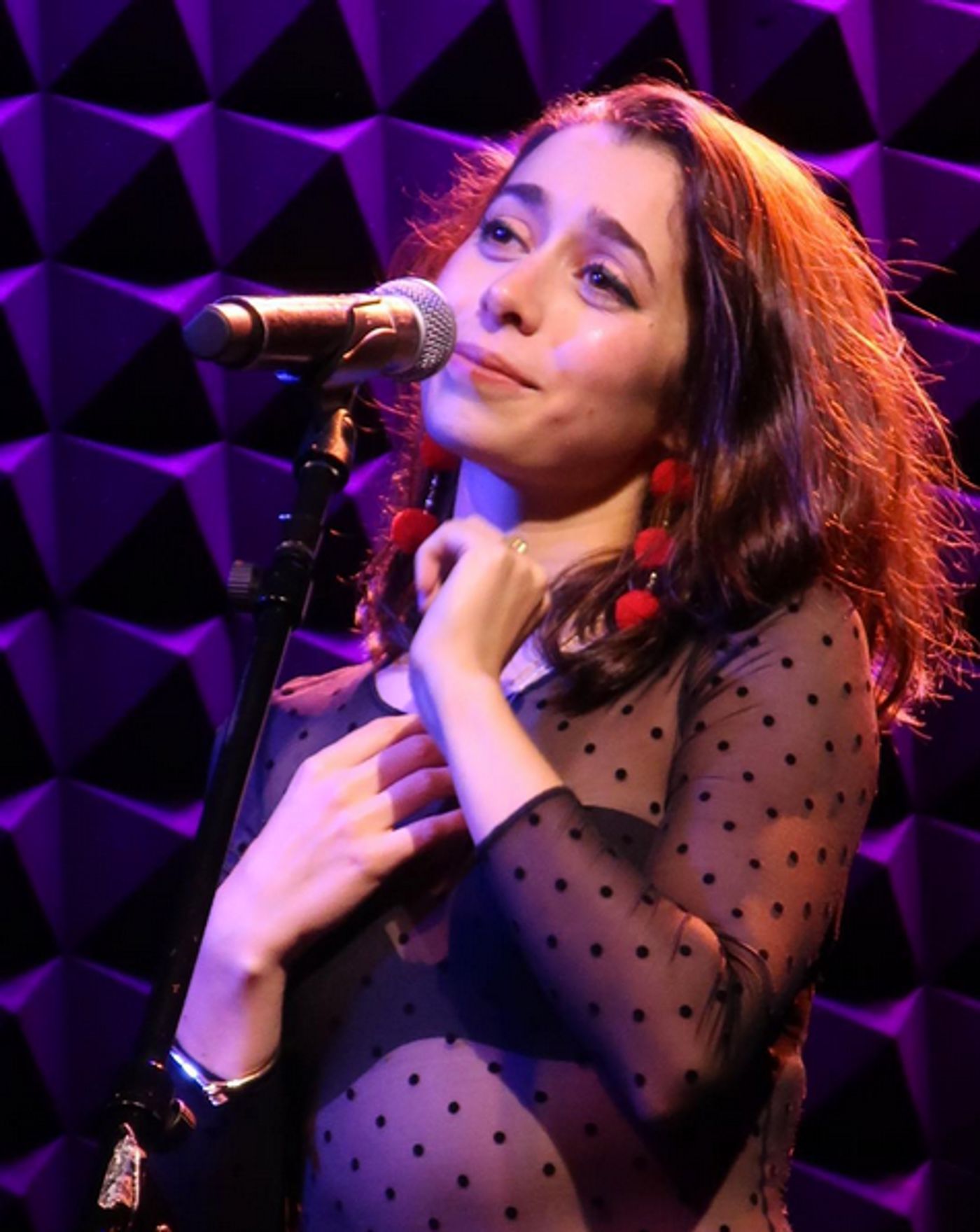 Review: Cristin Milioti Takes You Along For the Ride in Her Warm, Intimate Set at Joe's Pub  Image