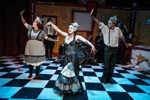 Caitlin Jackson, Kat Evans and Josh Kemper @ BroadwayWorld Caitlin Jackson, Kat Evans and Josh Kemper Photo