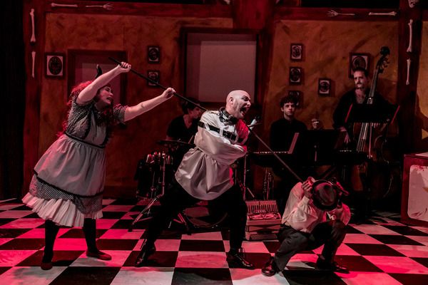 Caitlin Jackson, Pavi Proczko and Josh Kemper Photo