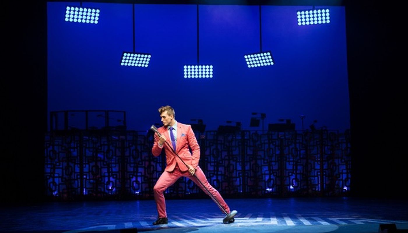 Photo Flash: Welcome to the 60s! First Look at HAIRSPRAY UK Tour  Image
