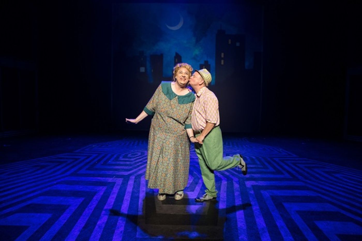 Photo Flash: Welcome to the 60s! First Look at HAIRSPRAY UK Tour  Image