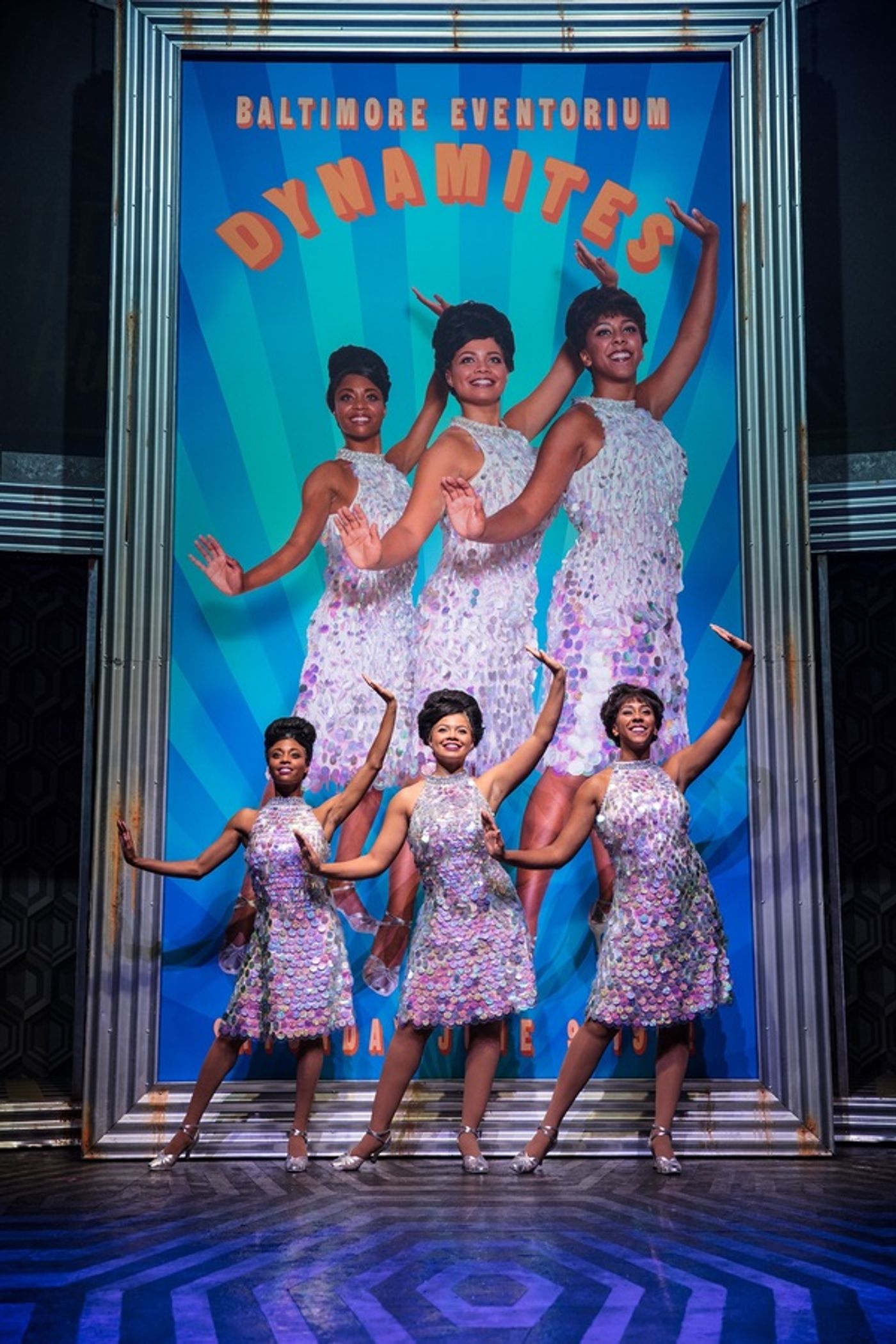 Photo Flash: Welcome to the 60s! First Look at HAIRSPRAY UK Tour  Image