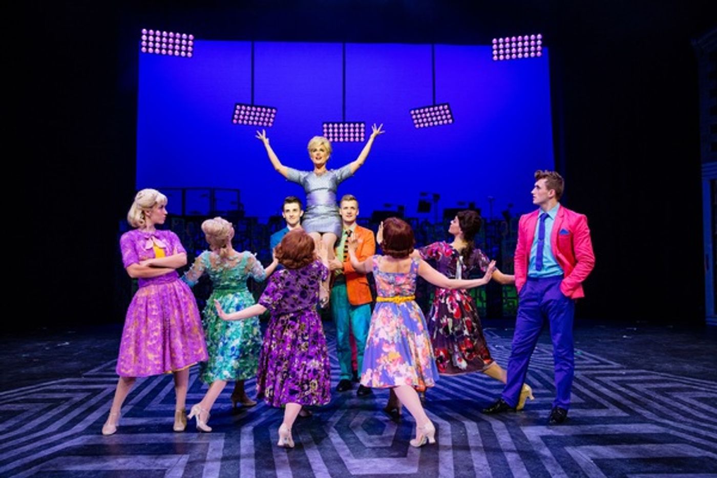Photo Flash: Welcome to the 60s! First Look at HAIRSPRAY UK Tour  Image