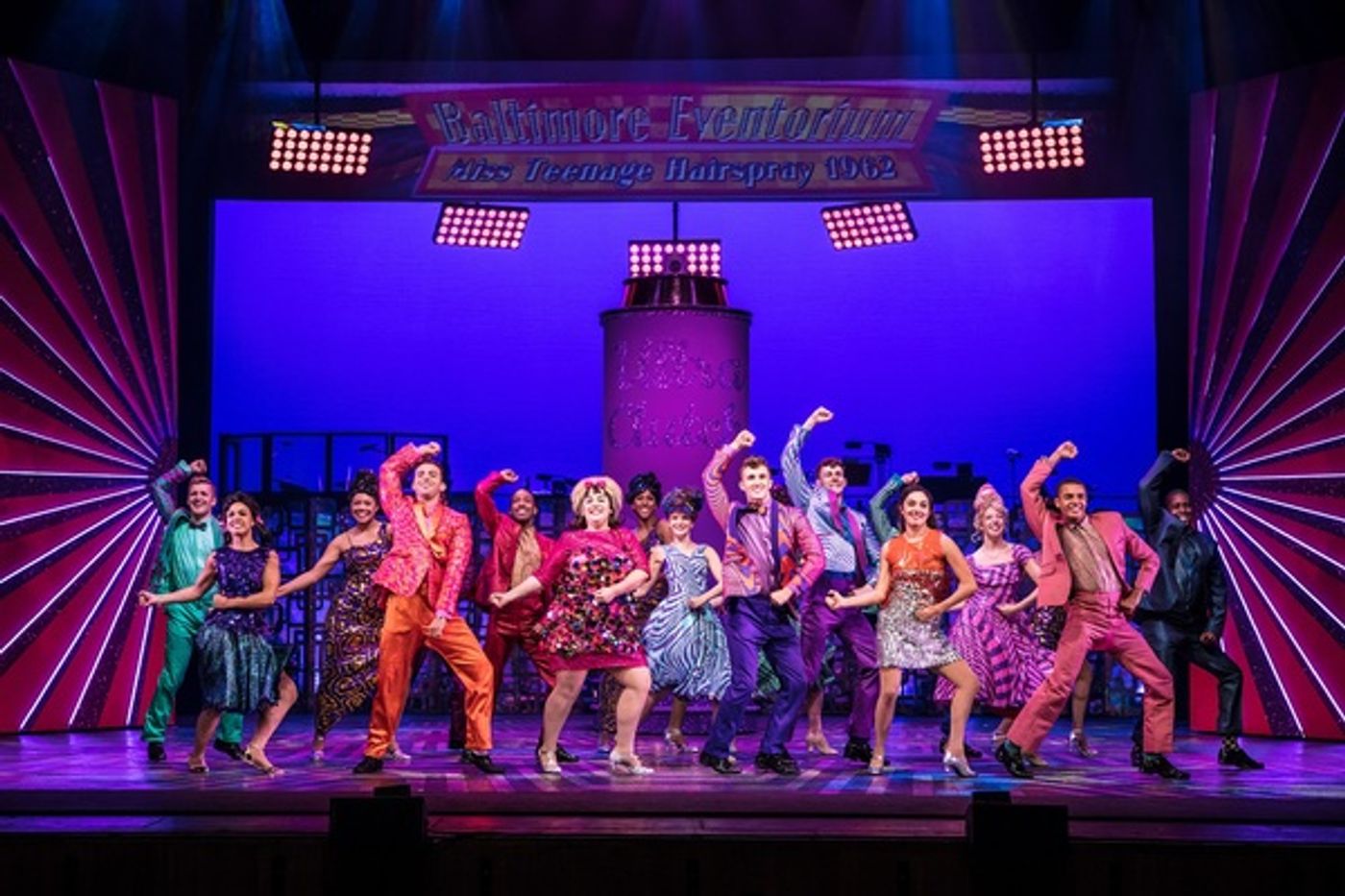 Photo Flash: Welcome to the 60s! First Look at HAIRSPRAY UK Tour  Image