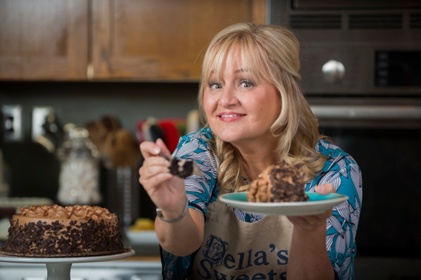 Photo Flash: First Look at Julia Gibson in PlayMakers' THE CAKE  Image