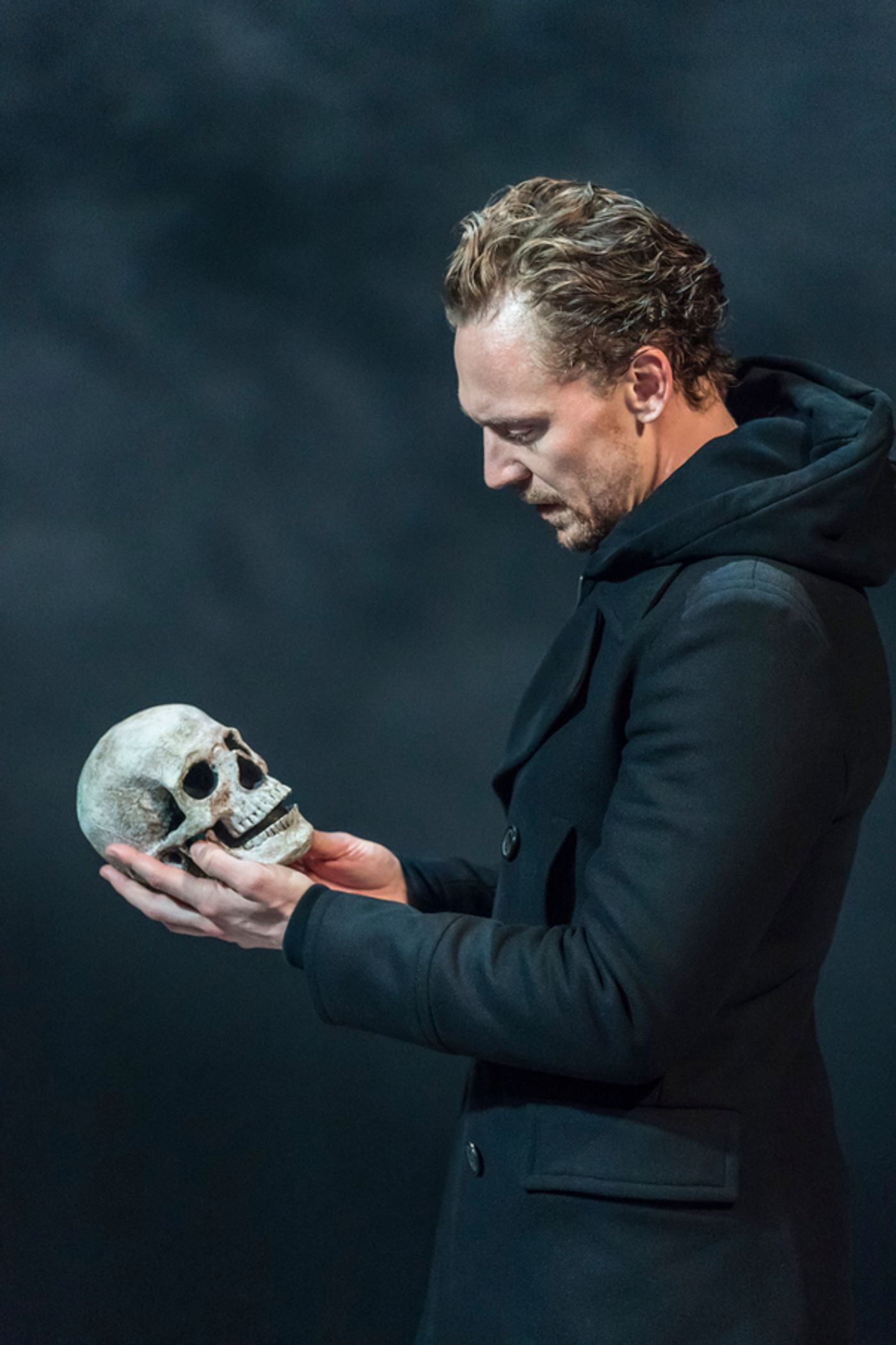 Photo Flash: First Look At Tom Hiddleston In Kenneth Branagh's HAMLET  Image