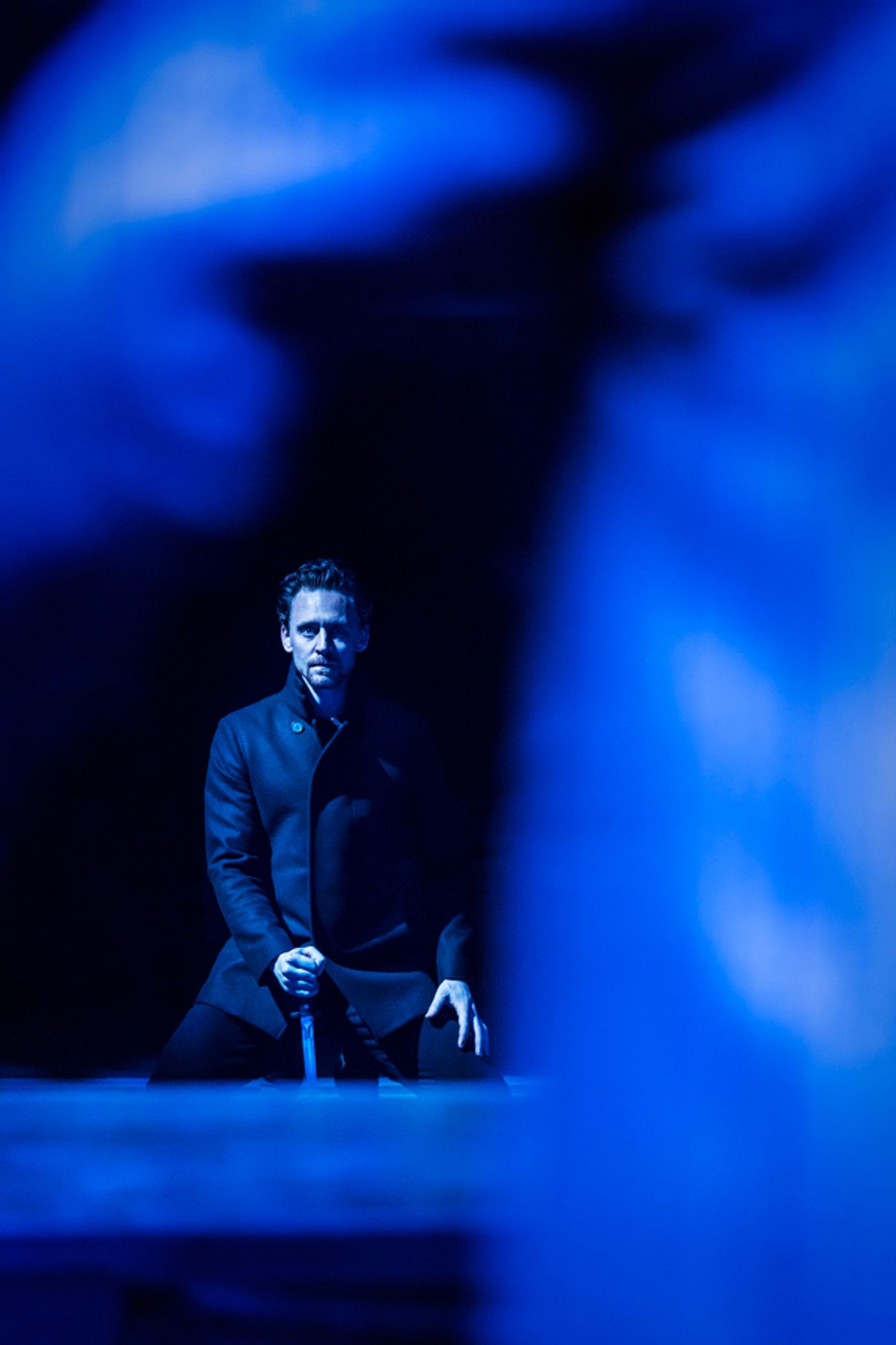 Photo Flash: First Look At Tom Hiddleston In Kenneth Branagh's HAMLET  Image