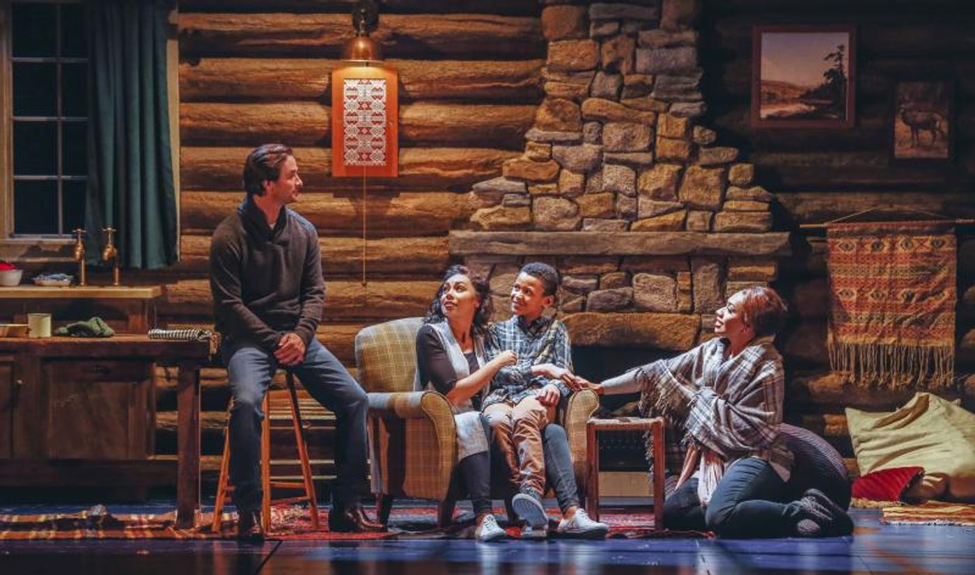 Review: THE BODYGUARD at Regent Theatre  Image