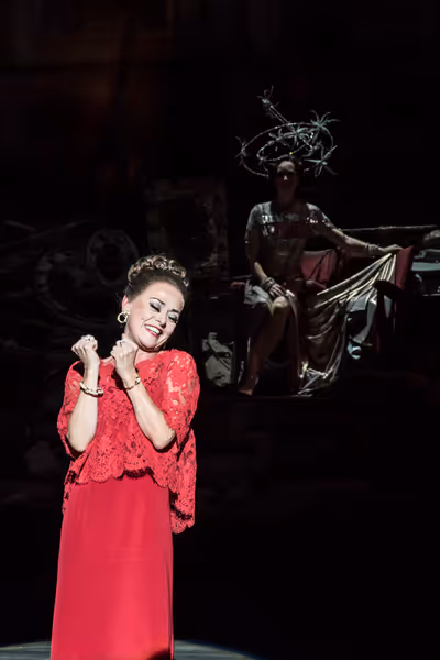 Tracie Bennett Photo