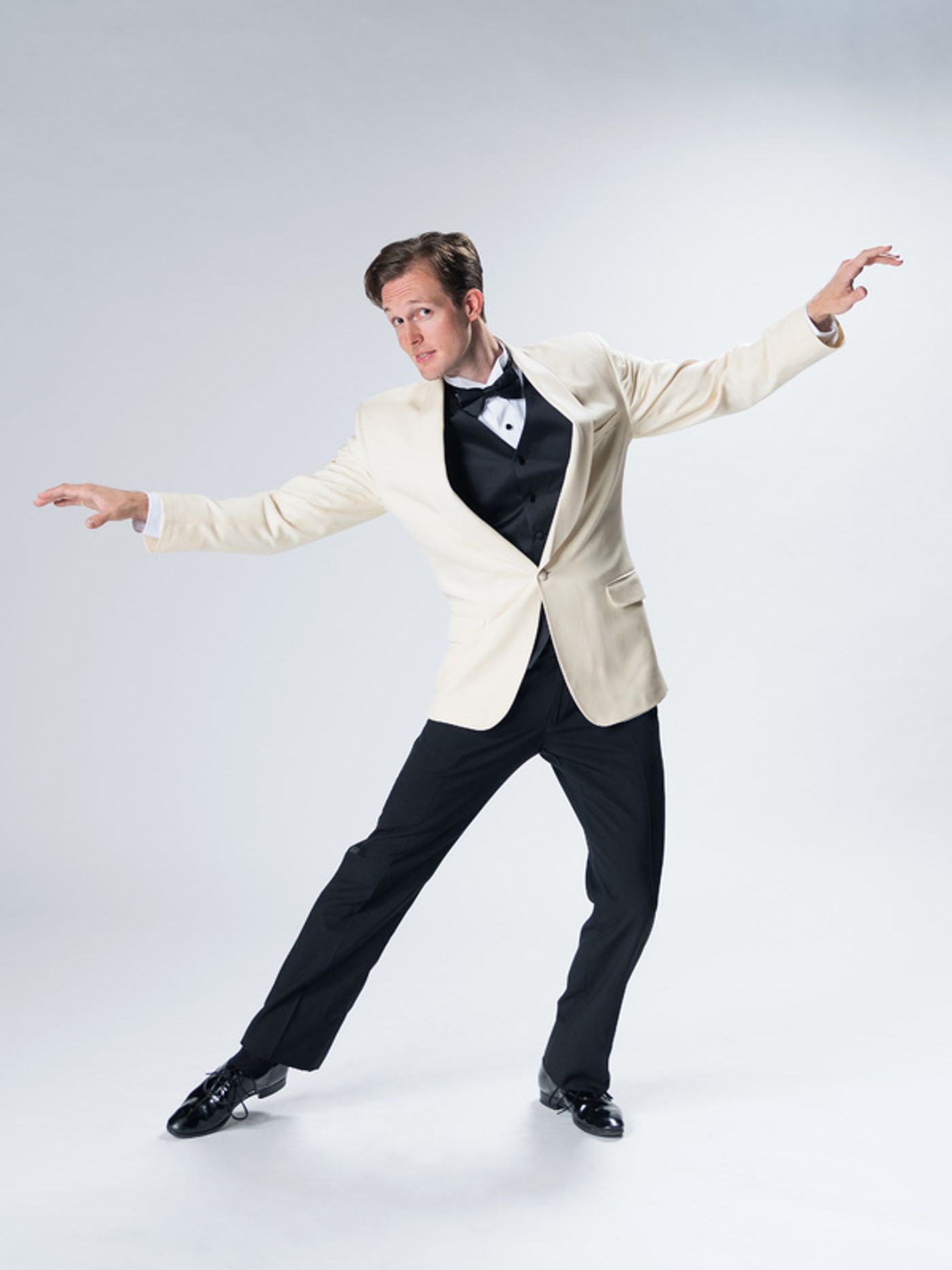 Photo Flash: Swoon with a Sneak Peek at the Stars of Irving Berlin's HOLIDAY INN at The 5th Avenue Theatre  Image