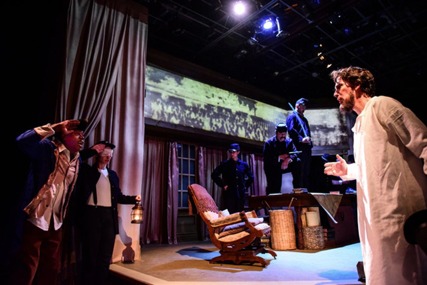 Photo Flash: THE HEAVENS ARE HUNG IN BLACK Makes Chicago Premiere  Image