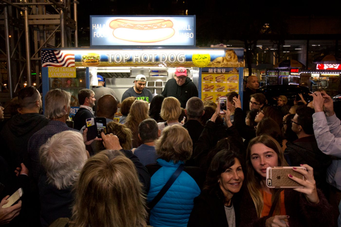 Photo Flash: Michael Moore Treats THE TERMS OF MY SURRENDER Audience to Free Hot Dogs  Image