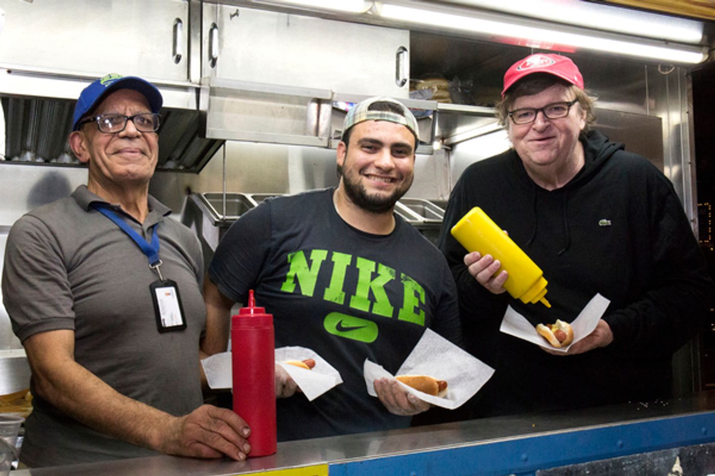 Photo Flash: Michael Moore Treats THE TERMS OF MY SURRENDER Audience to Free Hot Dogs  Image