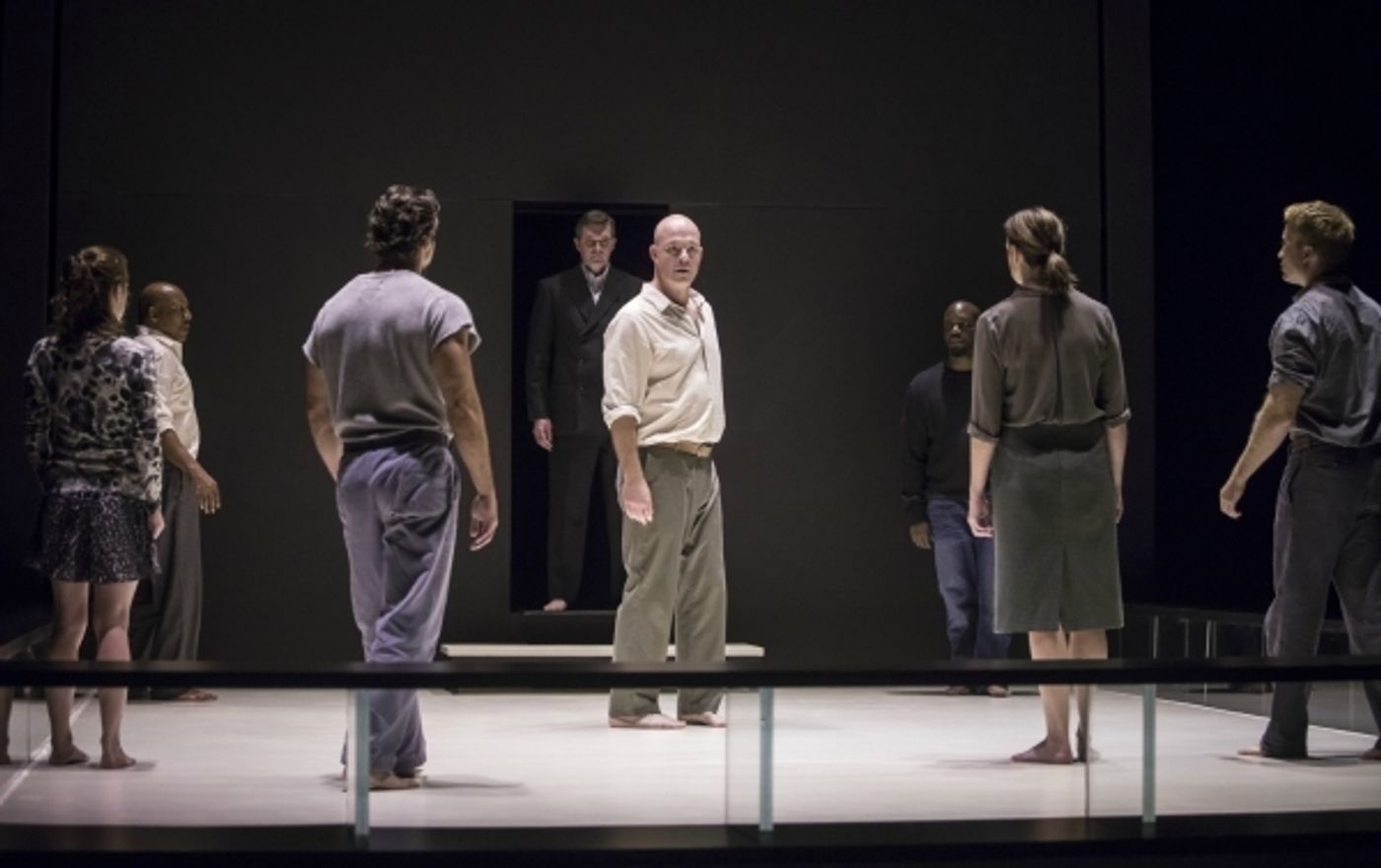 Photo Flash: First Look at Ivo van Hove's A VIEW FROM THE BRIDGE at Goodman Theatre  Image