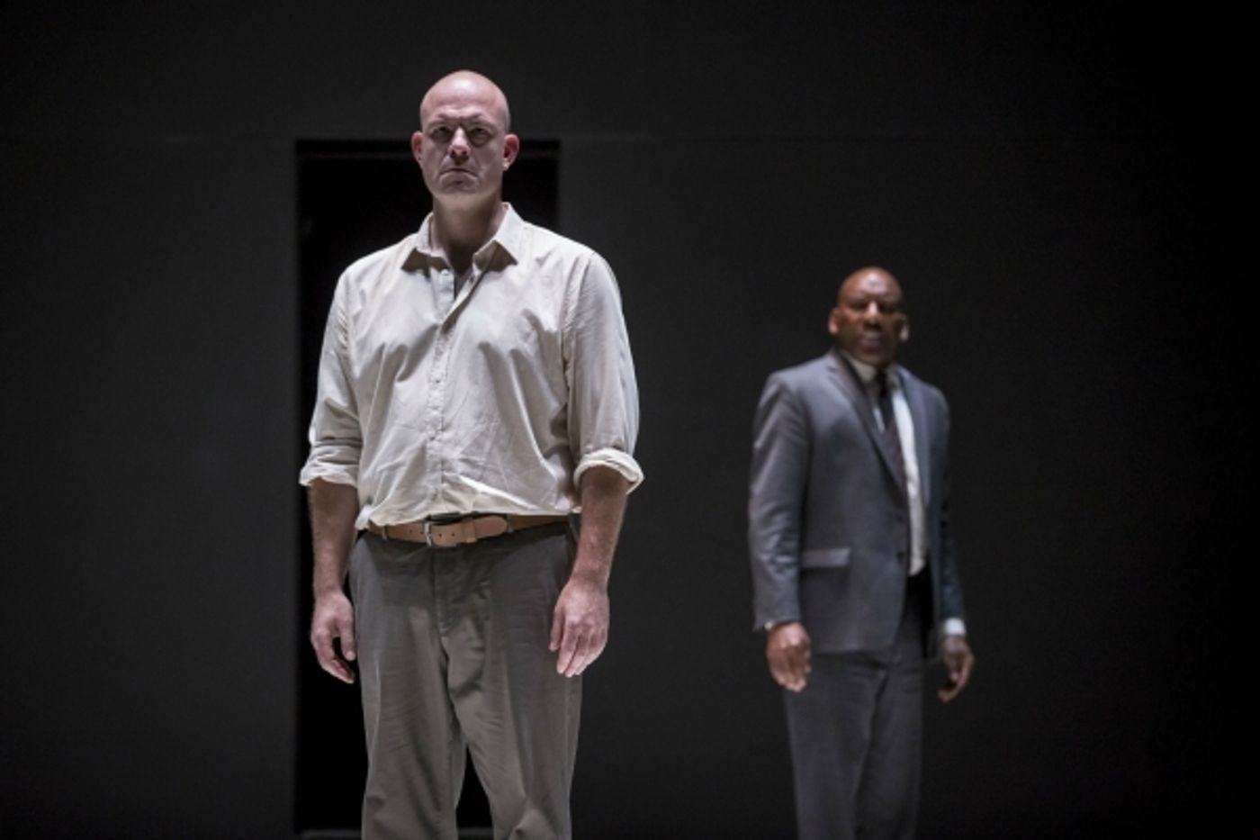 Photo Flash: First Look at Ivo van Hove's A VIEW FROM THE BRIDGE at Goodman Theatre  Image