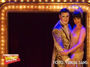 Ivan Labanda como Maestro de Ceremonias y Elena Gadel como Sally Bowles @ BroadwayWorld Ivan Labanda como Maestro de Ceremonias y Elena Gadel como Sally Bowles Photo
