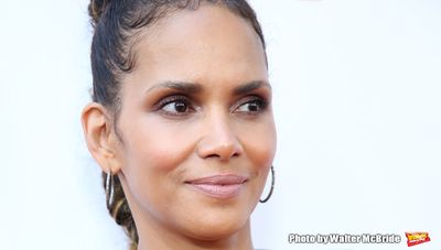  Halle Berry Photo