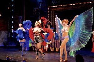 Amber Carson, Jennifer Collester Tully and Suzanna Mason @ BroadwayWorld Amber Carson, Jennifer Collester Tully and Suzanna Mason Photo