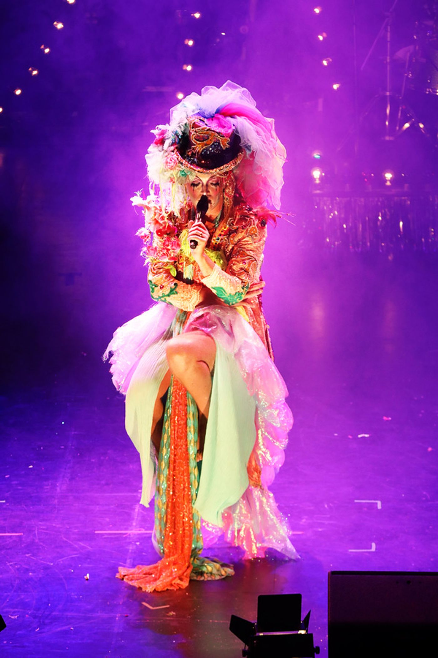 Photo Flash: Taylor Mac's A 24-DECADE HISTORY OF POPULAR MUSIC Arrives at the Curran in Style  Image