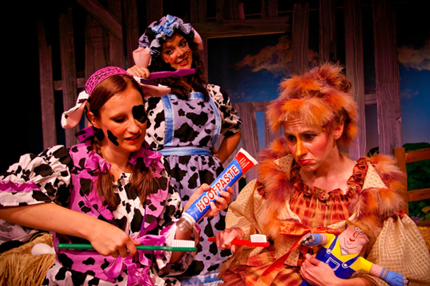 Photo Flash: First Look at CLICK CLACK MOO: COWS THAT TYPE at Main Street Theater  Image