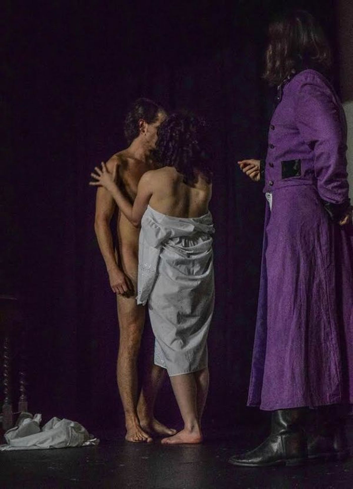 Photo Flash: First Look at BEAUTIFUL MONSTER, Opening Tonight in NYC After UK Run  Image