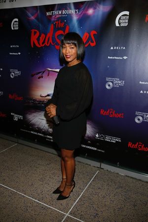 Actor Angela Bassett Photo