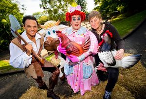 Gareth Gates, Ian Adams and Doreen Tipton Photo