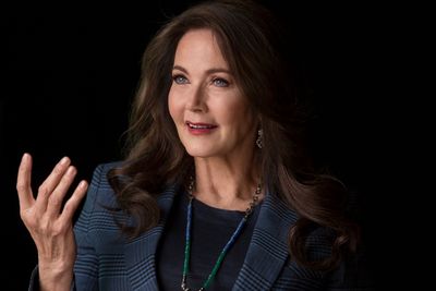 Lynda Carter Photo