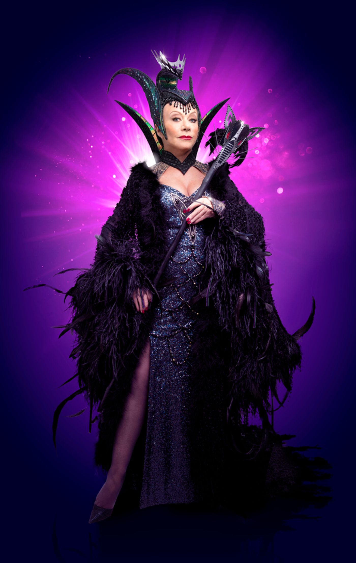 Photo Flash: First Look at Elaine Paige, Julian Clary, and Cast of DICK WHITTINGTON at the London Palladium  Image