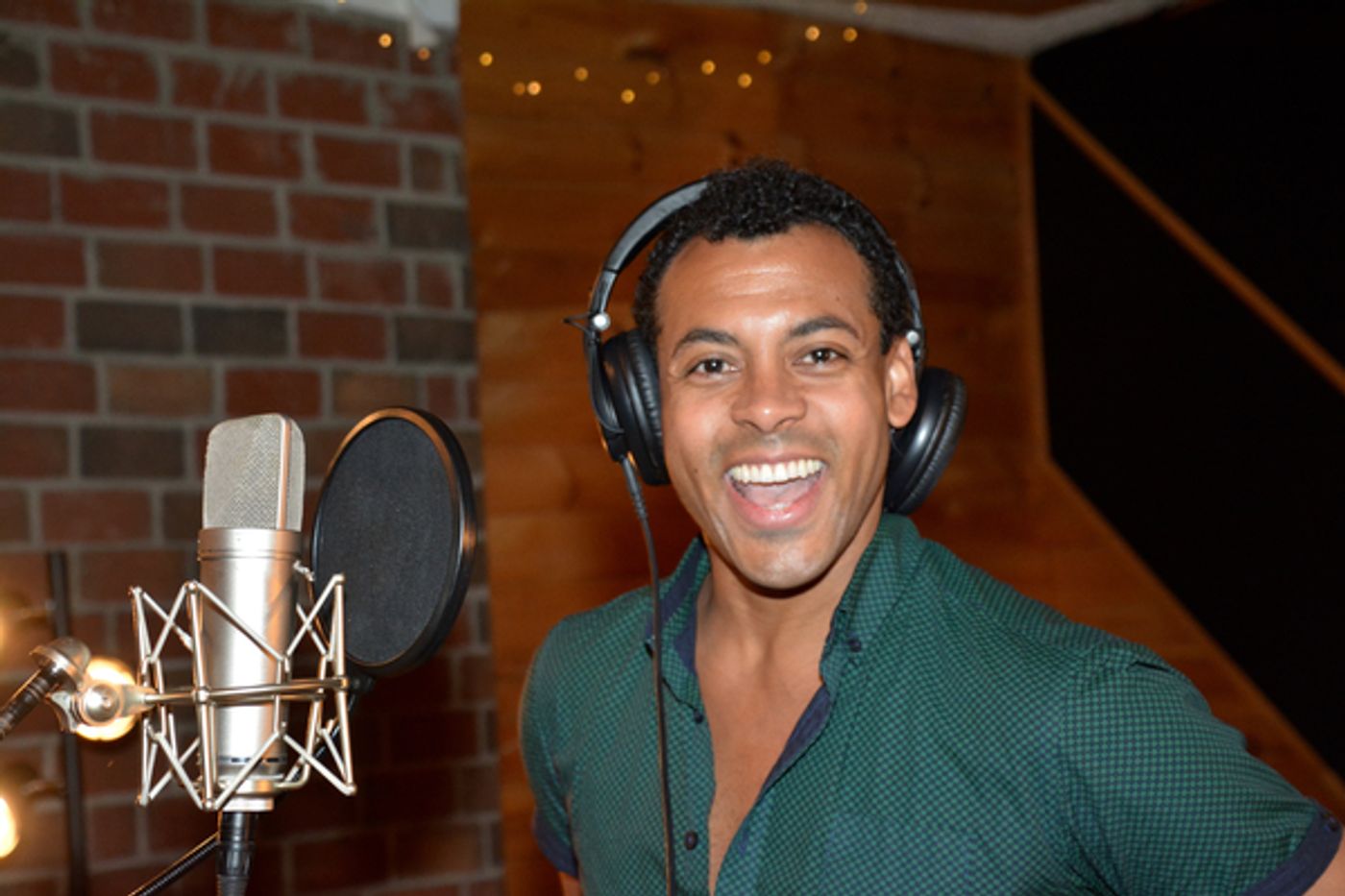 Exclusive Photo Coverage: Cast of KINKY BOOTS Steps Into the Holidays with Carols For A Cure  Image