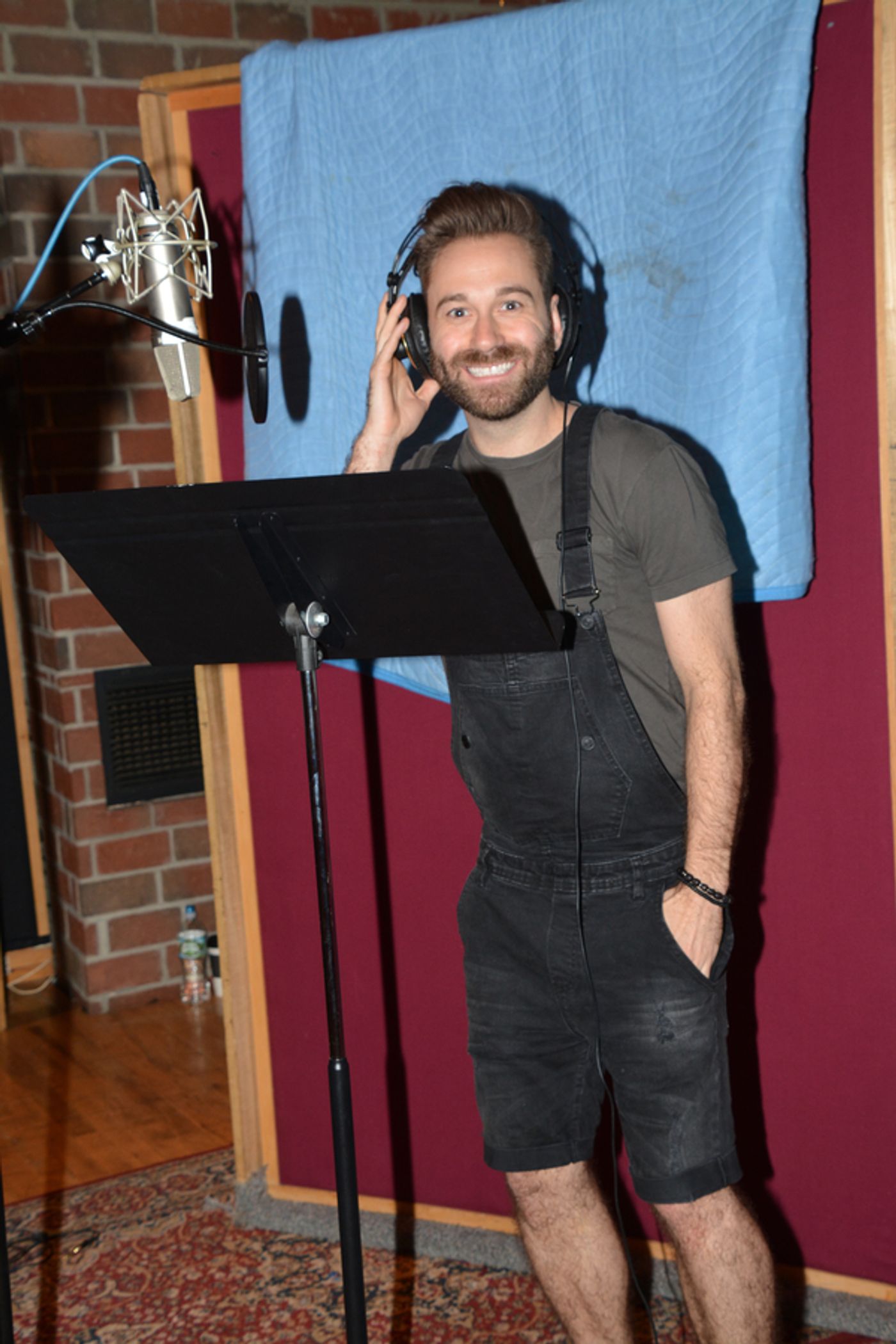 Exclusive Photo Coverage: GROUNDHOG DAY Cast Heads Back to  Punx, PA for Carols For A Cure!  Image