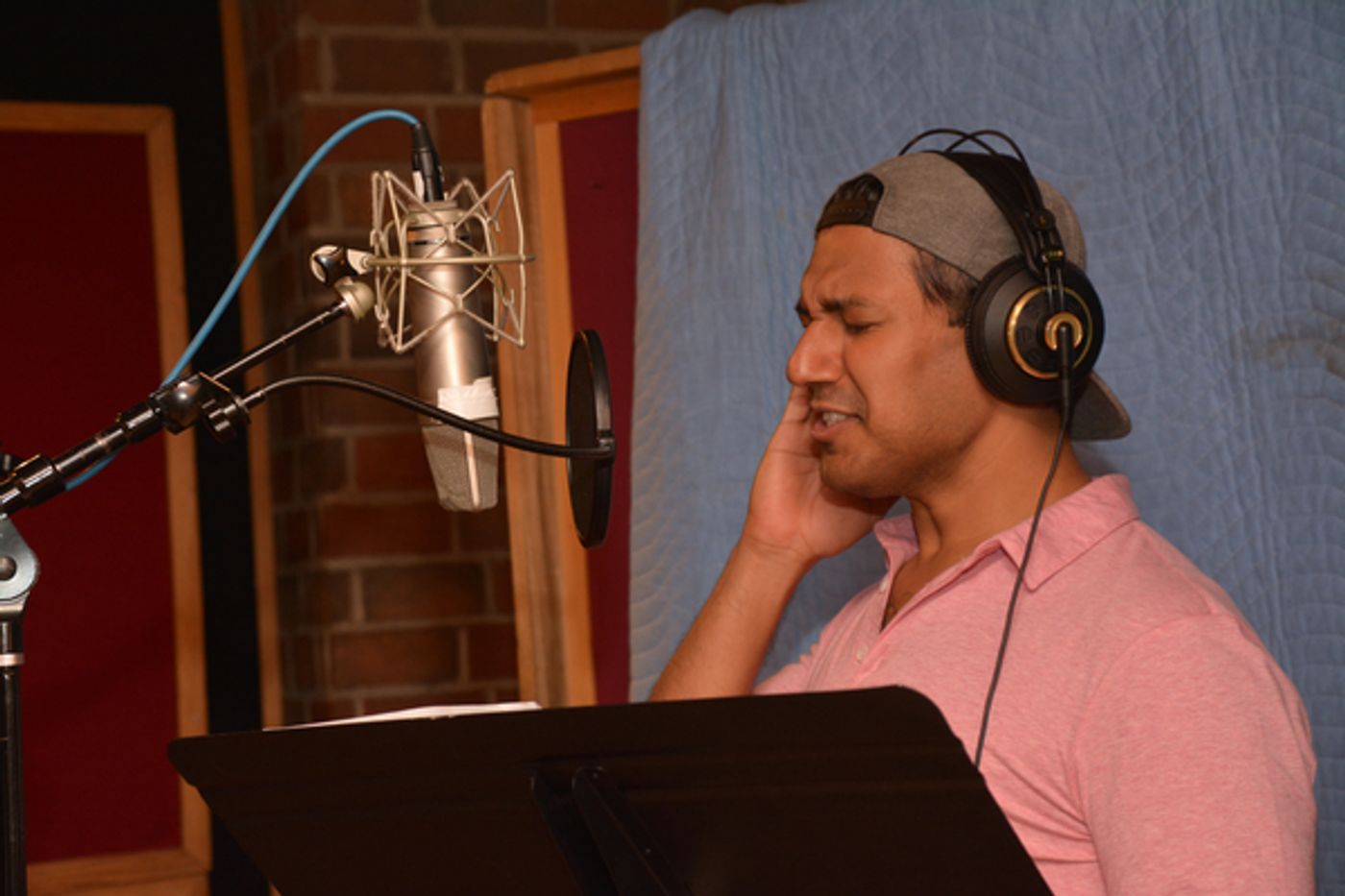 Exclusive Photo Coverage: GROUNDHOG DAY Cast Heads Back to  Punx, PA for Carols For A Cure!  Image