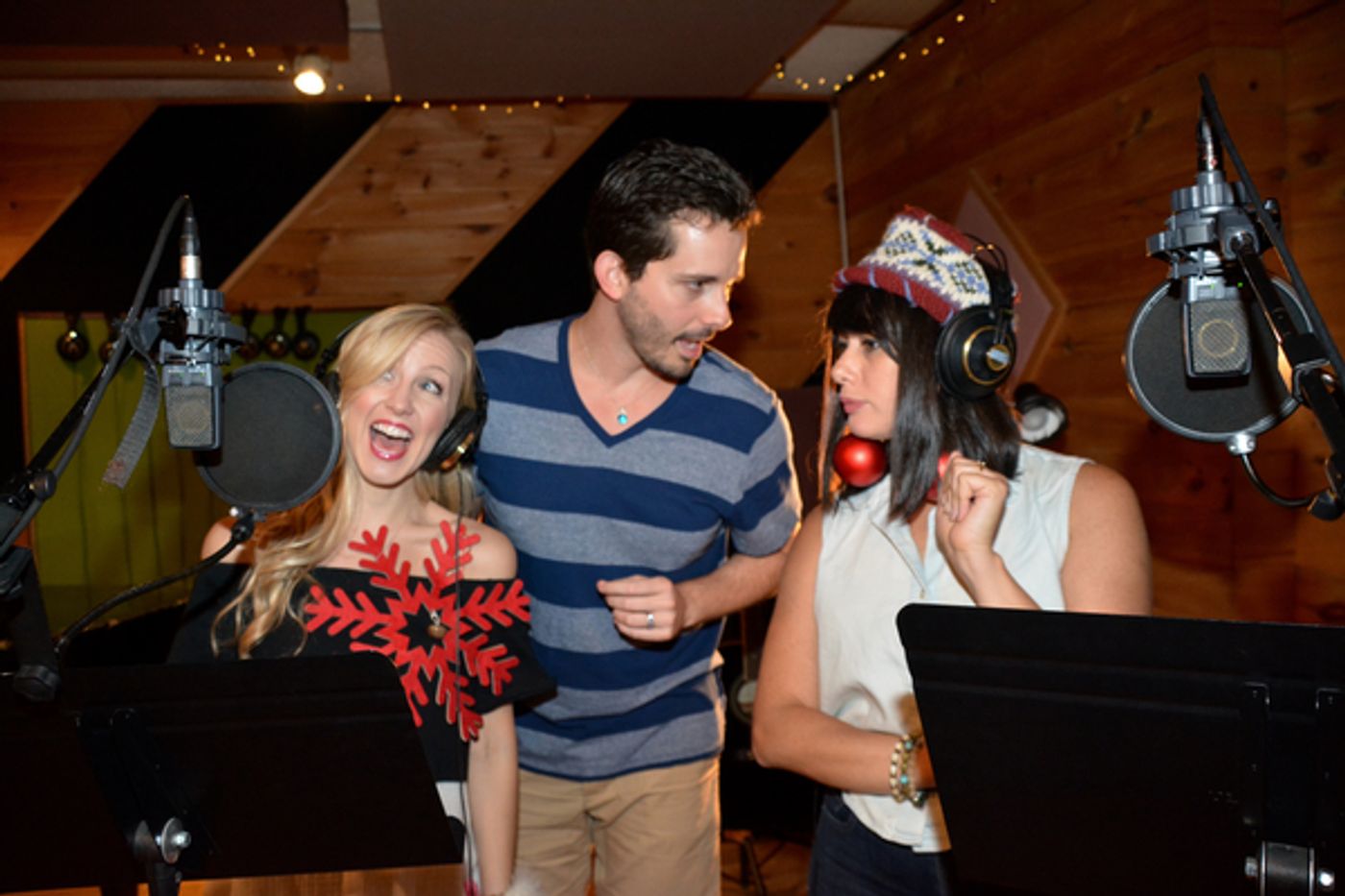 Exclusive Photo Coverage: WICKED Brings Tiding of Comfort and Joy for Carols For A Cure!  Image