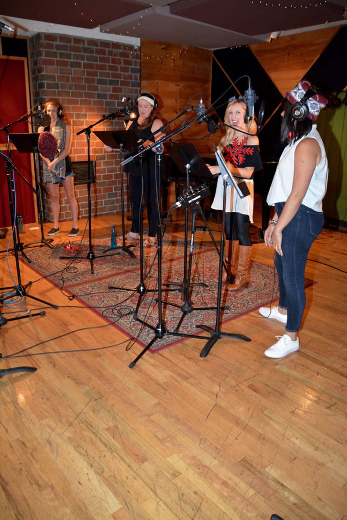 Courtney Iventosch, Hannah Dowdy, Libby Servais and Miriand Torres at 