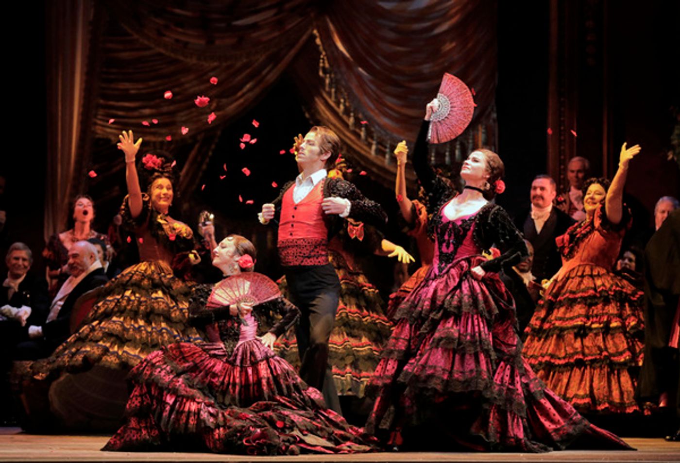 Photo Flash: San Francisco Opera Mounts LA TRAVIATA  Image