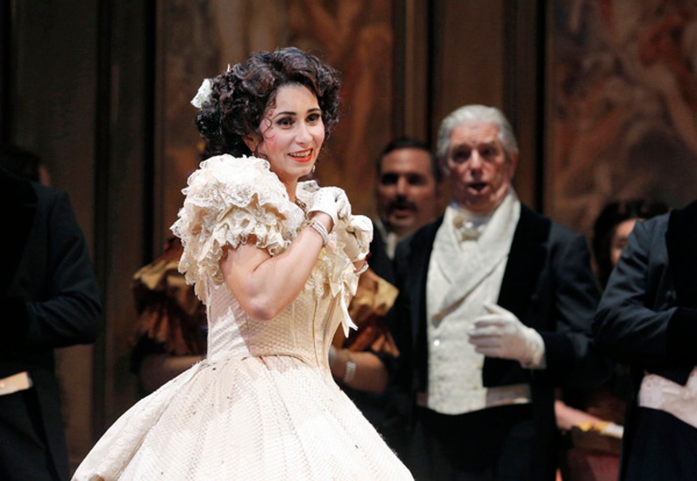 Photo Flash: San Francisco Opera Mounts LA TRAVIATA  Image