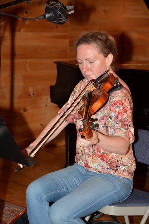 Caitlin Warbelow  (Violin) Photo