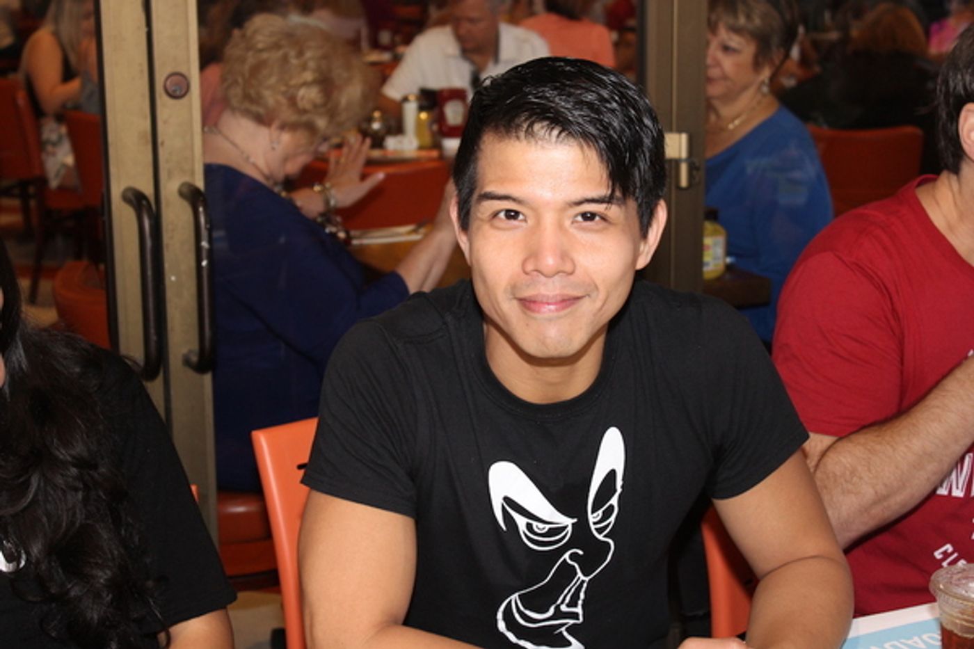 Photo Coverage: Meet the Celebrities at the 2017 BC/EFA Flea Market Autograph Table!  Image