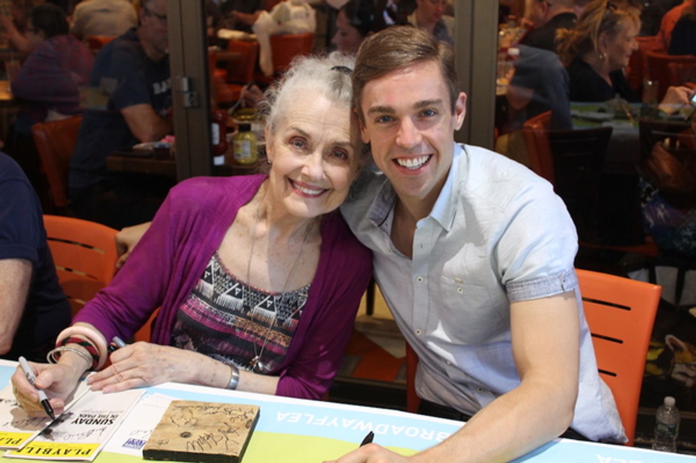 Photo Coverage: Meet the Celebrities at the 2017 BC/EFA Flea Market Autograph Table!  Image