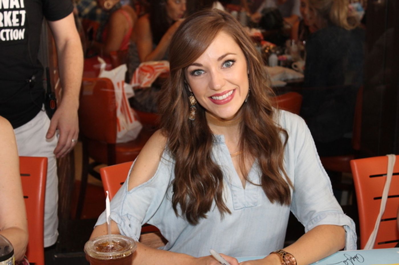 Photo Coverage: Meet the Celebrities at the 2017 BC/EFA Flea Market Autograph Table!  Image